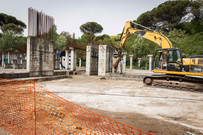 Parco Colli d'Oro, demolizione dell'ecomostro