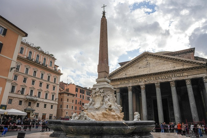 Restaurata la fontana di Piazza della Rotonda