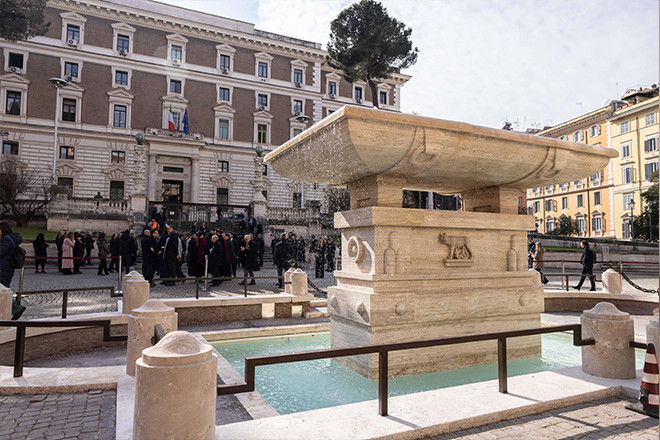 Piazza del Viminale, concluso restauro della fontana