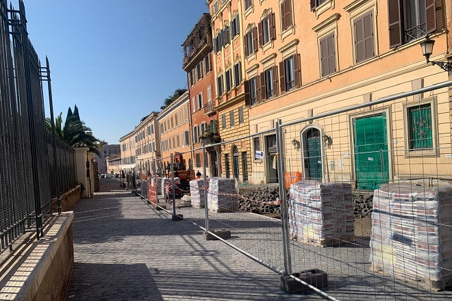 Via di San Teodoro più verde e pedonale