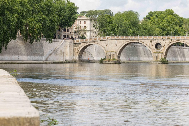 Riva destra del Tevere, nuove banchine e muraglioni