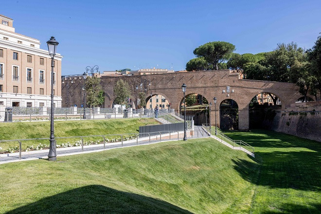 Fossato e giardini di Castel Sant'Angelo riqualificati